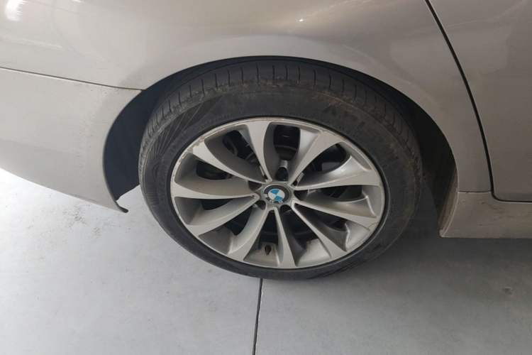 Used BMW 5 Series 2017 528Li Leading Model
