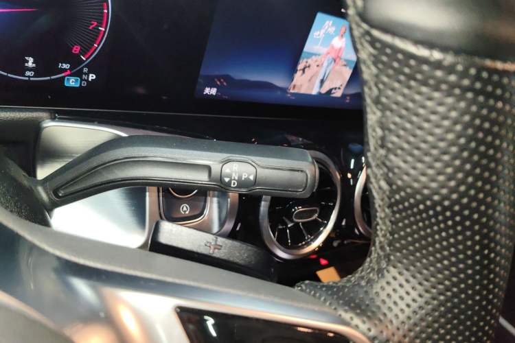 Used Mercedes-Benz GLB 2024 GLB 200 Dynamic Edition Gear Lever