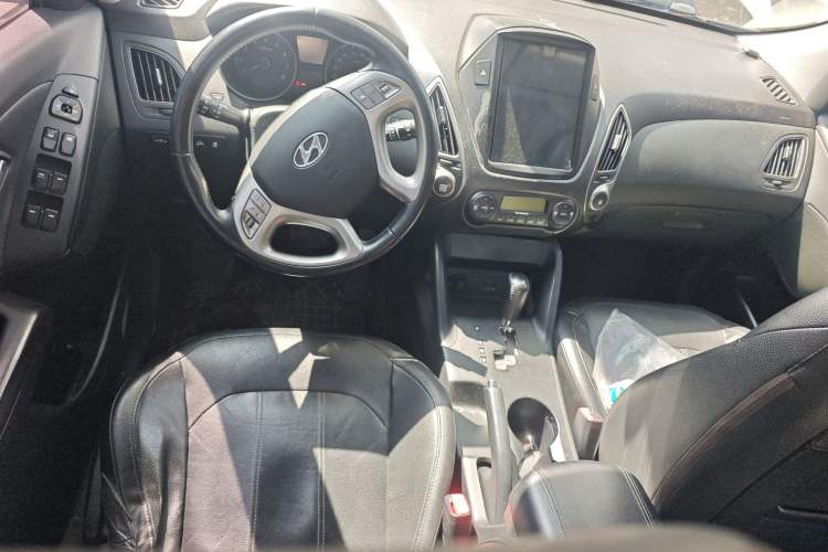 Used Hyundai ix35 2015 2.0L Automatic 2WD Smart Type China IV