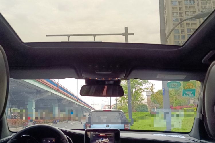 Used Mercedes-Benz GLC 2018 Facelift GLC 260 4MATIC Luxury Edition
