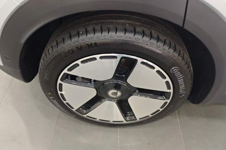 Used smart #5 2024 Ultra-Long Range Extraordinary Journey Luxury Edition Right Rear Wheel Hub