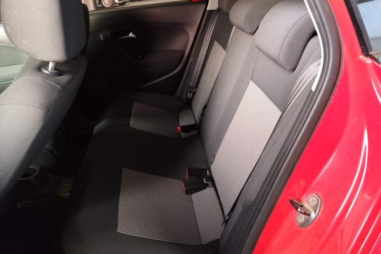 Used Volkswagen Polo 2016 1.4L Manual Fashion Model