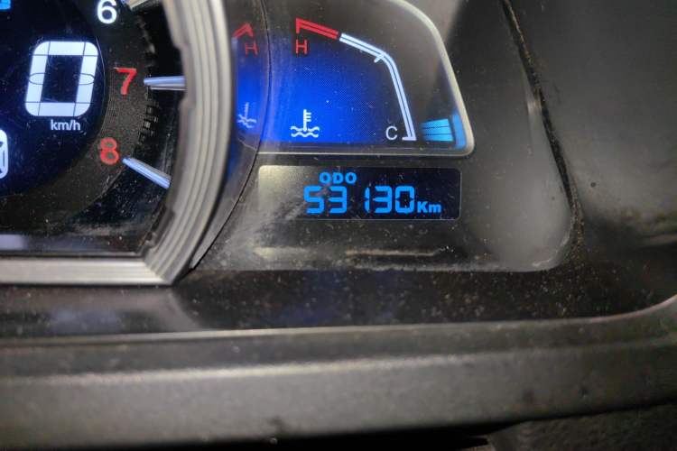 Used Luxgen U6 SUV 2015 1.8T New Innovation Upgrade Odometer Close Up