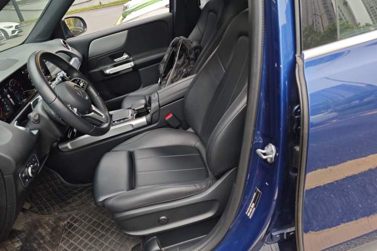 Used Mercedes-Benz GLB 2023 Refreshed GLB 200 Dynamic Edition Left Front Seat