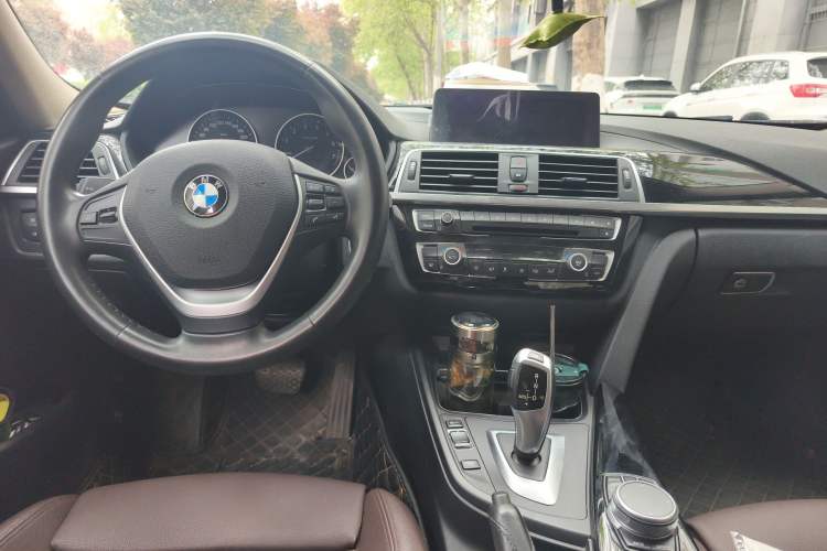 Used BMW 3 Series 2019 320Li Fashion Model Center Console