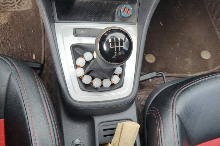 Used Volkswagen Lavida 2015 1.6L Manual Fashion Edition Gear Lever