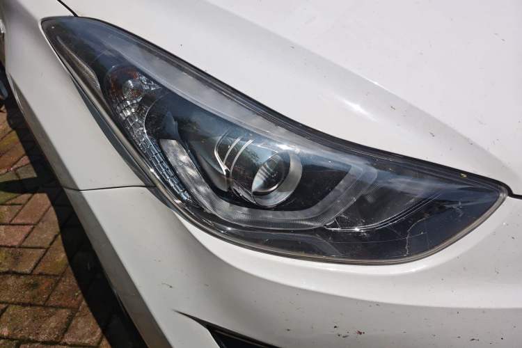 Used Hyundai Elantra (5th Generation / Langdong) 2016 1.6L Automatic Smart Version
