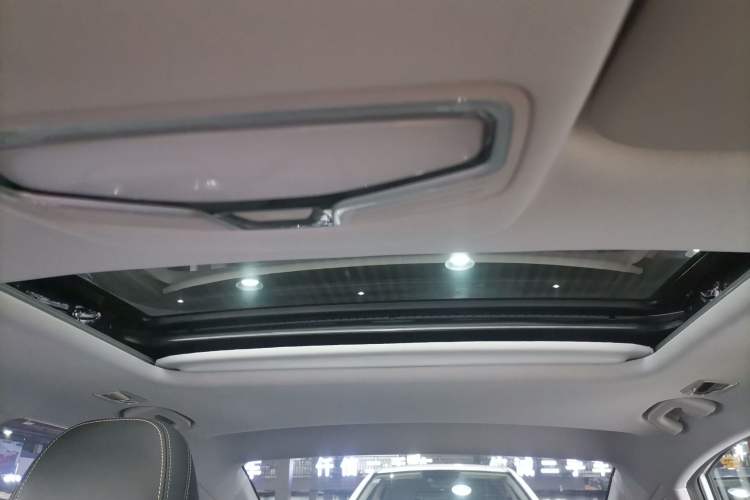 Used Geely Auto Emgrand L HiP 2024 Longteng Edition 1.5TD-DHT Pro 100KM Superior Model Headliner