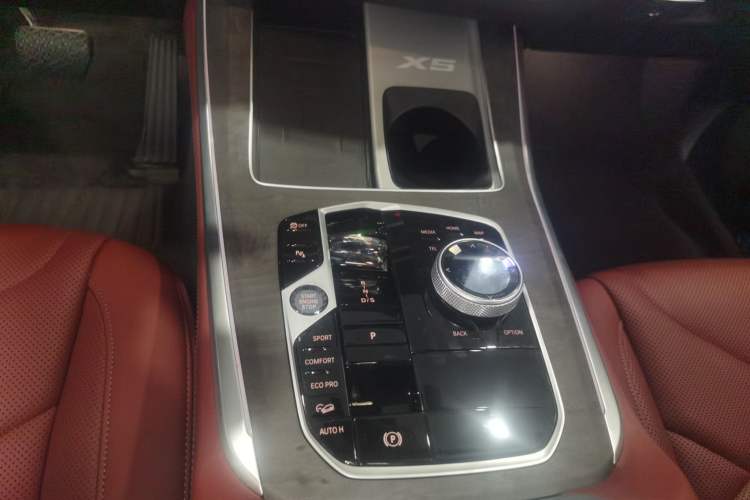 Used BMW X5 2023 xDrive 30Li Luxury M Sport Package