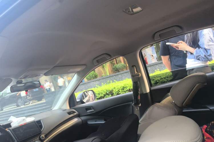 Used Honda CR-V 2012 2.0L two-wheel drive urban version Headliner