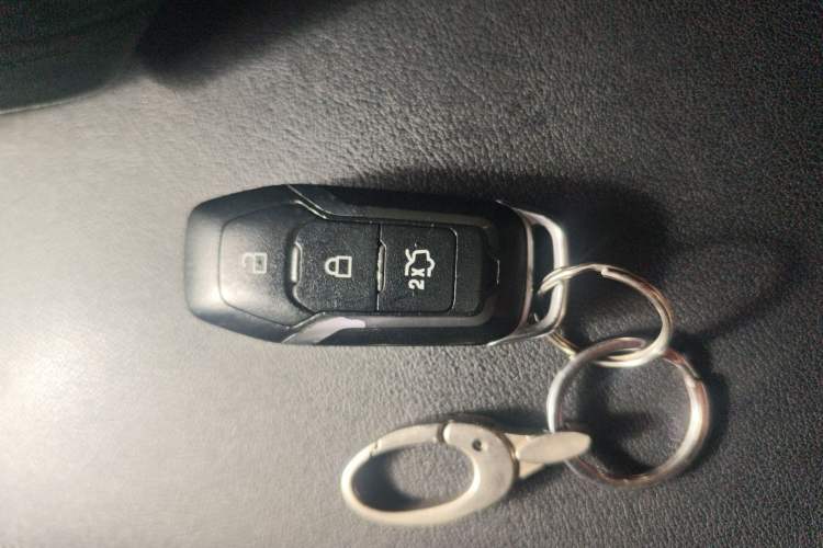 Used Ford Edge 2016 EcoBoost 245 Four-Wheel Drive Titanium Edition 7-Seater Vehicle Key