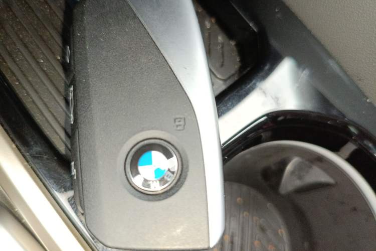 Used BMW 5 Series 2025 530Li Luxury Edition M Sport Package Vehicle Key