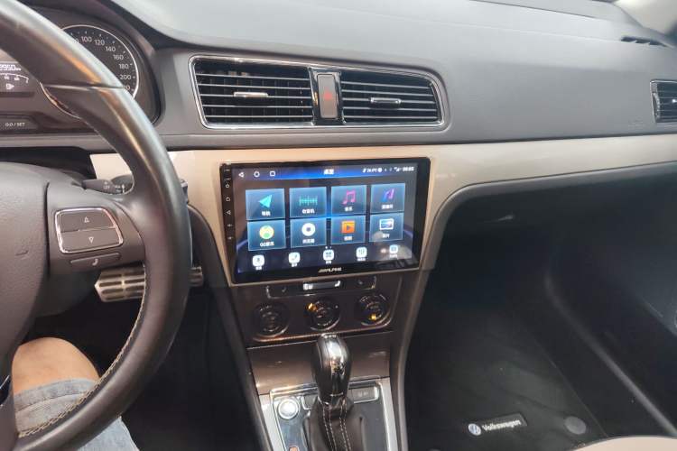 Used Volkswagen Cross Lavida 2014 1.4TSI DSG