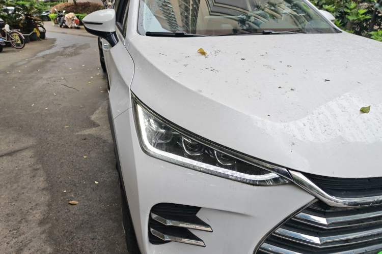 Used BYD Tang New Energy 2018 DM 2.0T All-Wheel Drive Smart Connect Genesis Edition 7 Seats China V Emission Standard Right Front Headlight