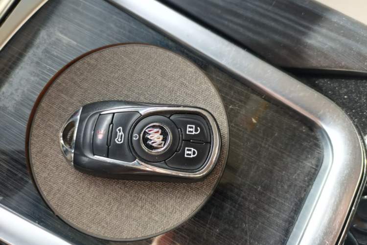 Used Buick GL8 2021 ES Landtrek 653T Comfort Edition
