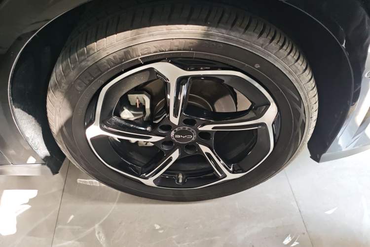 Used BYD Seal 06GT 2025 Intelligent Driving Version 605 Heatwave Edition Right Front Wheel Hub