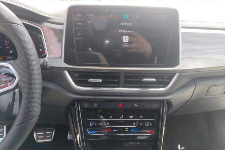 Used Volkswagen T-ROC 2023 300TSI DSG Two-Wheel-Drive Chen Guang Edition Audio And AC Panel