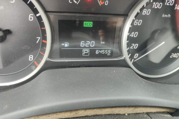 Used Nissan Sylphy 2016 1.6 XL CVT Deluxe Edition Odometer Close Up