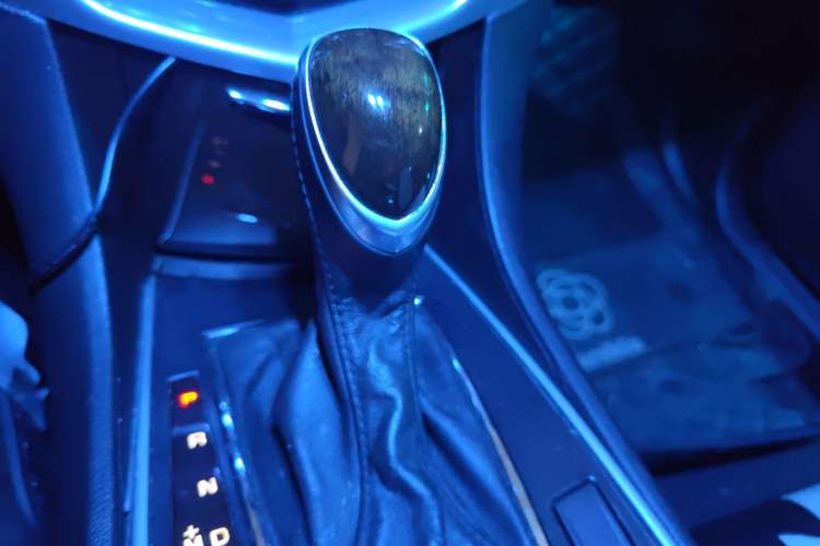 Used Cadillac SRX 2013 3.0L Elite Model Gear Lever