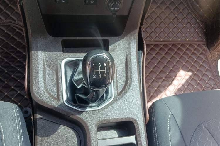 Used BAW Ruisheng Ace M7 2023 2.0L Long Wheelbase Enjoyment Version 7 Seats Gear Lever