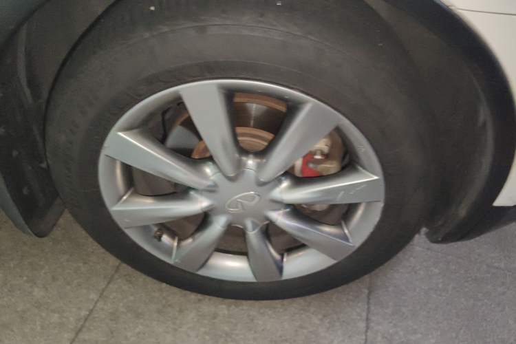 Used Infiniti QX50 2013 2.5L Two-Wheel-Drive Elegant Edition
