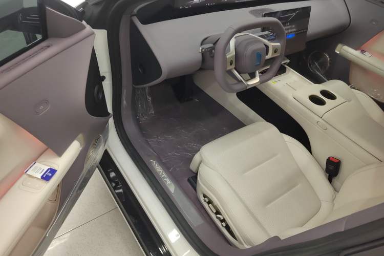 Used Avatr 06 2025 Max All-Electric Version