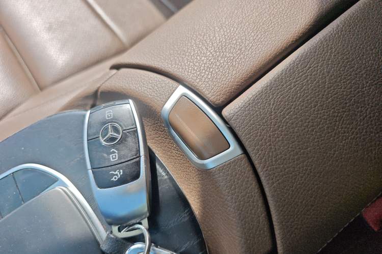 Used Mercedes-Benz E-Class 2019 E 200 L Sport 4MATIC
