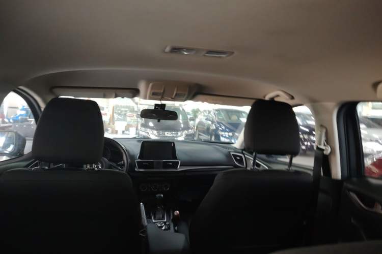 Used Mazda Mazda 3 Axela 2017 Hatchback 1.5L Automatic Comfort Model Emission Standard China V