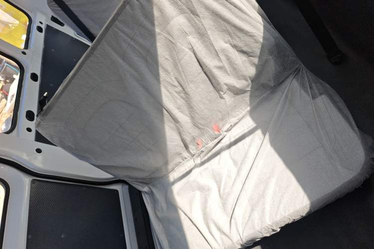 Used Wuling Yangguang 2024 300KM Comfort Version Passenger Van 75kW Interior 4