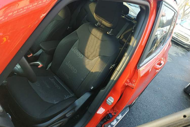 Used Jeep Renegade 2018 Connected Large Screen Version 180T Automatic Jingneng Version
