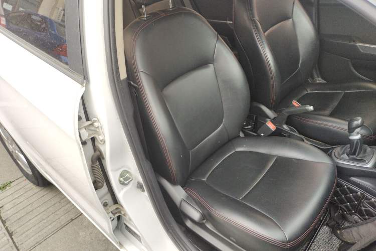 Used Kia K2 2015 Sedan 1.4L MT GLS