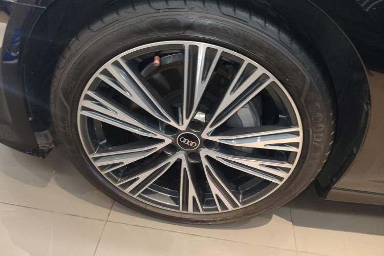 Used Audi A6L 2024 45 TFSI quattro Prestige Dynamic Edition Left Front Wheel Hub