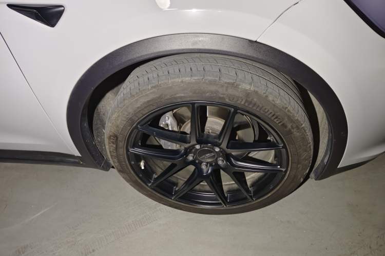 Used Tesla Model X 2019 Long-Range Version Right Front Wheel Hub