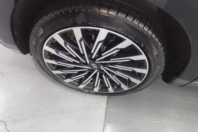 Used Hyundai Santa Fe 2024 2.0T Connoisseur Pro Max