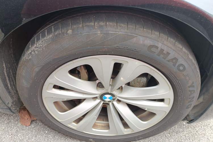 Used BMW 7 Series 2011 730Li Elegant Model Right Front Wheel Hub