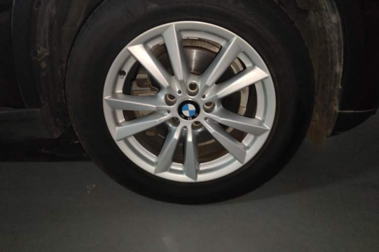 Used BMW X5 2015 xDrive28i
