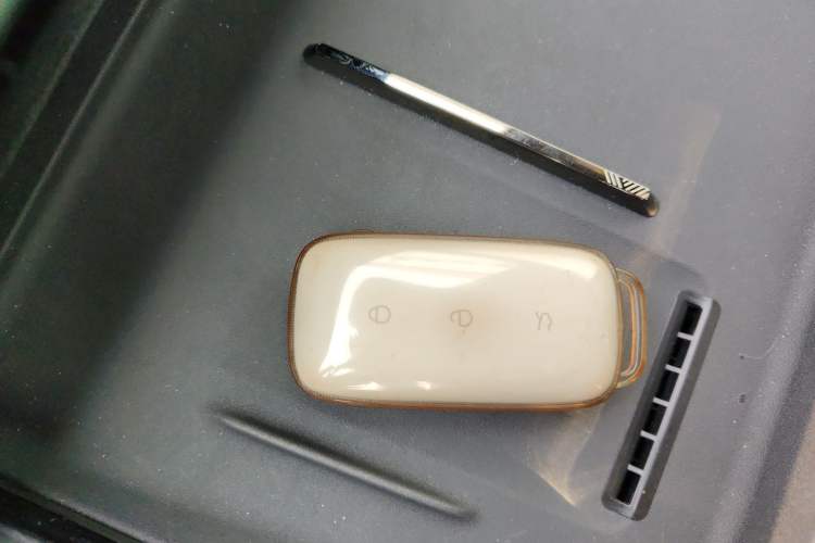 Used Geely Galaxy E8 2025 700 km Long-Range Intelligent Driving Version Vehicle Key