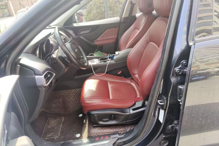 Used Jaguar F-PACE 2016 2.0T Two-Wheel Drive Urban Luxury Edition