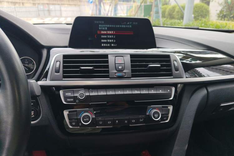 Used BMW 3 Series 2018 320Li Fashion Model
