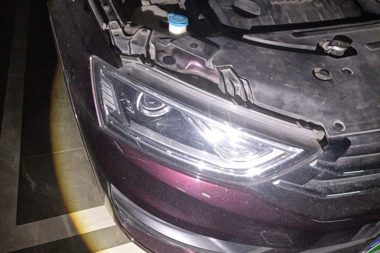 Used Zotye SR7 2016 1.5T CVT Cube Heart Edition China IV Standard Right Front Headlight