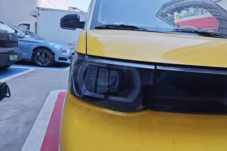 Used Wuling Hongguang MINIEV 2021 Macaron Premium Model – Lithium Iron Phosphate Right Front Headlight
