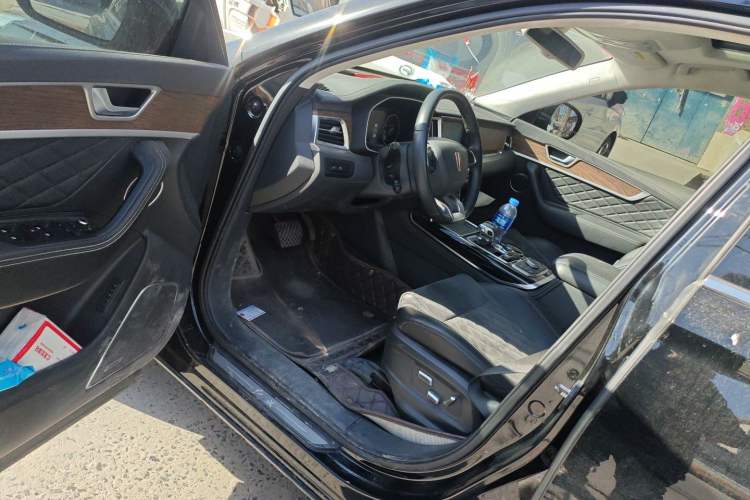 Used Hongqi HS7 2022 2.0T DCT Two-Wheel Drive Smart Connect Flagship Edition 7 Seats
