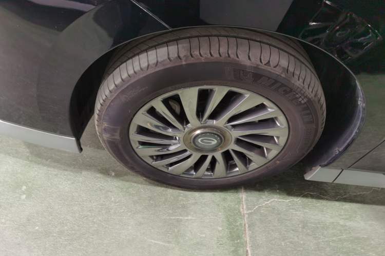 Used GAC Trumpchi M8 2023 Zongshi Series Dual-Motor YuZun Edition Left Front Wheel Hub