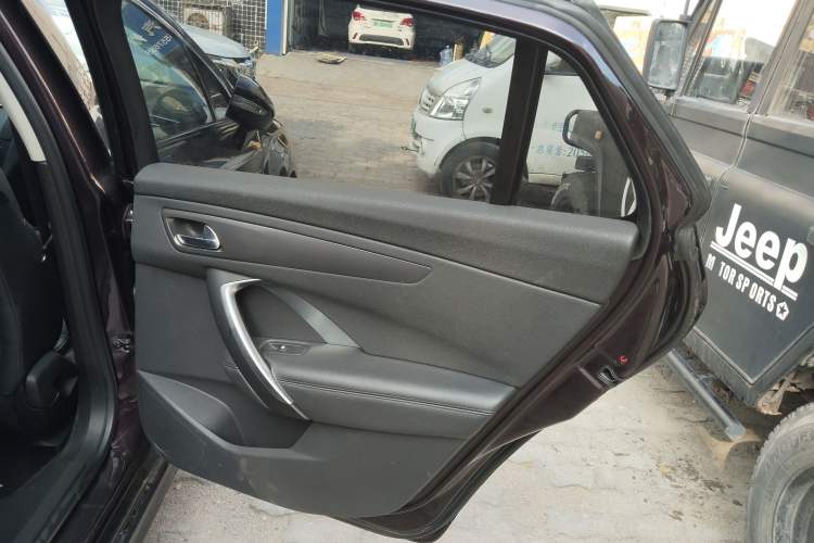 Used DS 5LS 2014 1.6T Elegant Version THP160