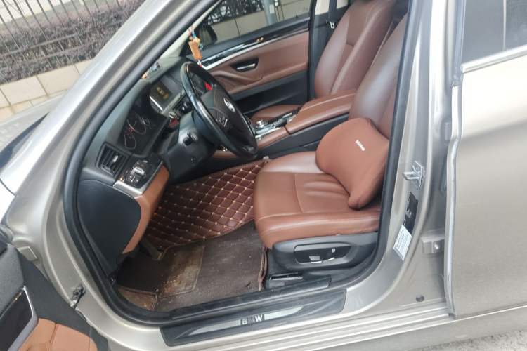 Used BMW 5 Series 2014 520Li Elegant Model
