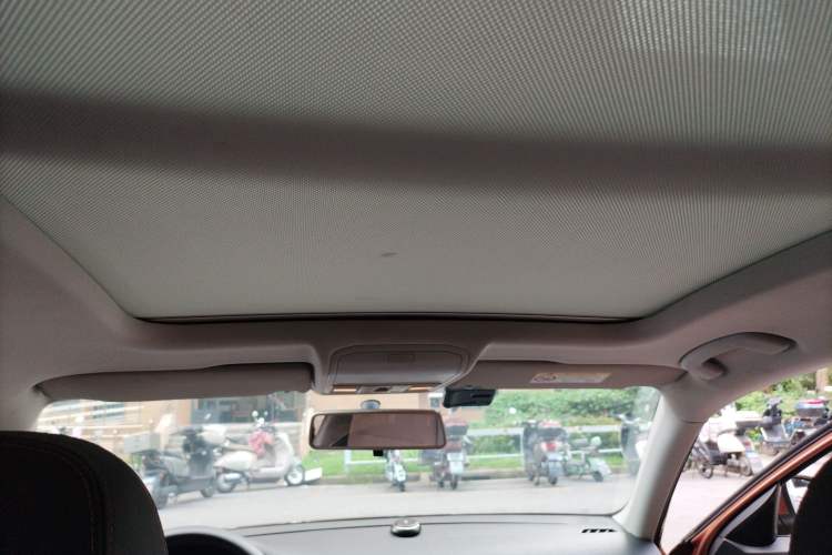 Used Volkswagen C-TREK 2017 230TSI DSG Comfort Version
