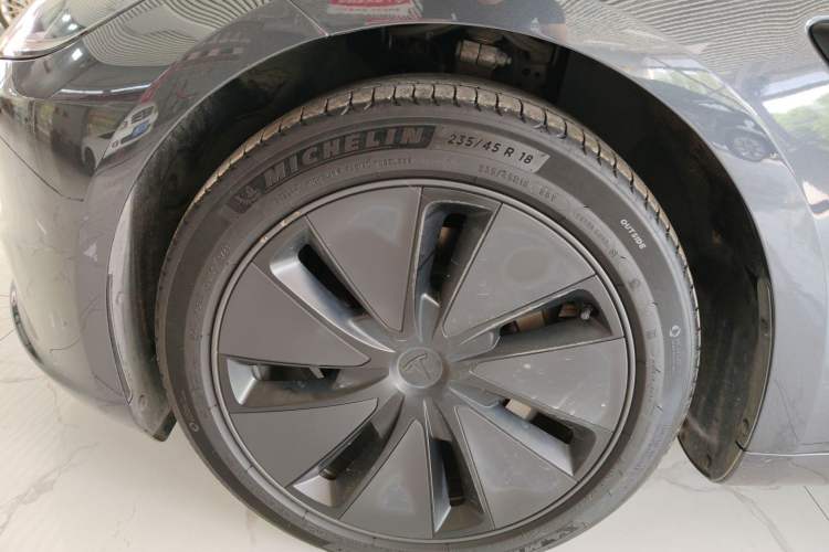 Used Tesla Model 3 2023 Rear-Wheel-Drive Version Left Front Wheel Hub