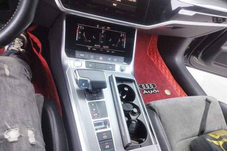 Used Audi A6L 2019 40 TFSI Luxury Dynamic Model Gear Lever