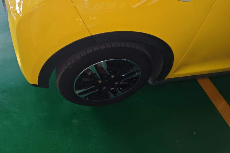 Used Chery Little Ant 2022 Restyled Version Sweet Pink Edition Low-Sugar Version Lithium Iron Phosphate Battery 30.7 kWh 30 kW 301 km Left Front Wheel Hub