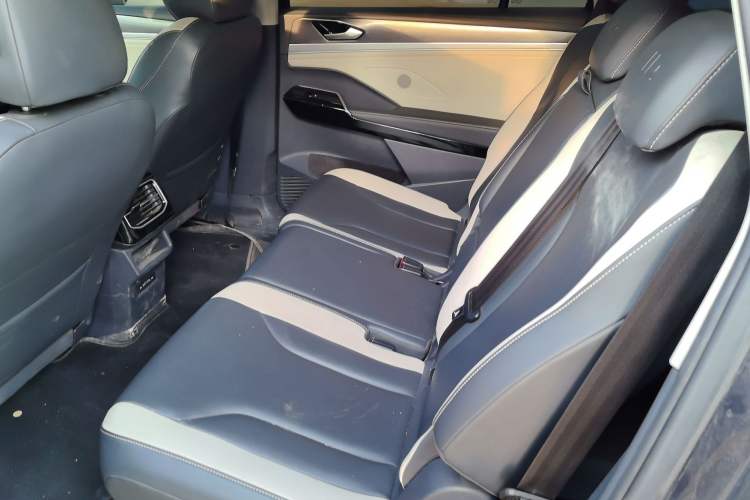 Used Volkswagen ID.6 CROZZ 2021 Long-Range PURE+ Edition Left Rear Seat